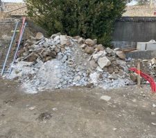 Nettoyage 5 - Environ 2 à 3 m3 de déchets en tout genre à évacuer