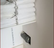 Travaux dans le placard du palier.
