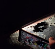 Mise en place des planelles sur bandes bitumineuses