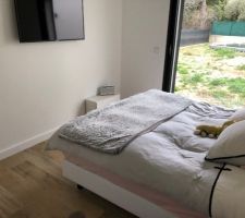 Notre chambre 12m²
Au sol carrelage imitation parquet