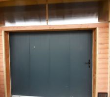 Finitions de la porte de garage