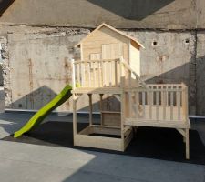 Cadeaux aux enfants, une jolie cabane de jardin