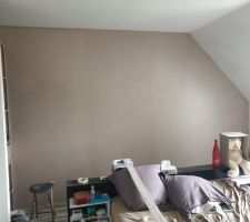 1ère couche de peinture de notre chambre