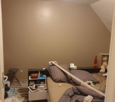 2ème couche de peinture de notre chambre