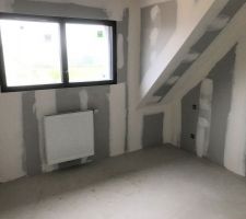 Pr&ecirc;te &agrave; peindre : chambre Nord Ouest