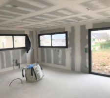 Pr&ecirc;te &agrave; peindre : cuisine