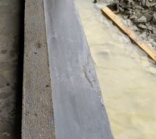 Seuil cass&eacute; : 2 jours apr&egrave;s la rustine! ca m'exasp&egrave;re! car j'ai demand&eacute; que le constructeur le refasse compl&egrave;tement. Qu'en pensez-vous?