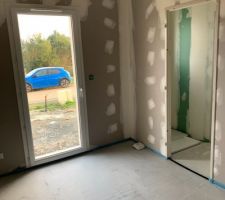 Bande terminée dans la deuxième chambre avec vue sur la sde