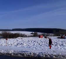 Avancée terrain sous la neige et le soleil