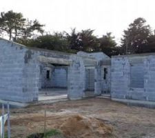 Murs termin&eacute;s enfin  vue du Nord est