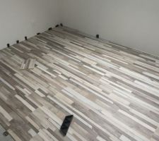 Peinture et début du parquet à l?étage