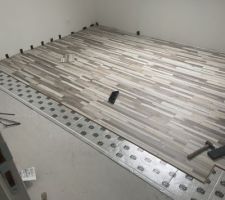 Peinture et début du parquet à l?étage