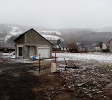Les vrd sont faites et le tout de la maison est empierré