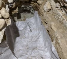 Vue de la chaufferie, on creuse le mur porteur pour insérer une boutisse