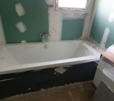 Le tablier de la baignoire est fini.