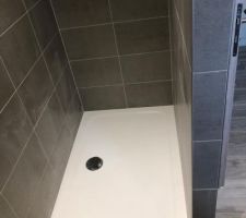 Douche des enfants manque porte vitrée