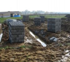 Arrivage parpaings pour le vide sanitaire