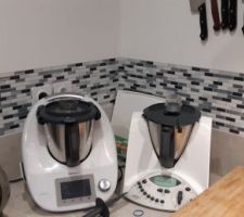 Smart Tiles posées en sur-crédence dans la cuisine