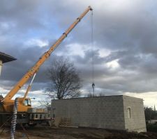 La petite grue pour poser les fenêtres