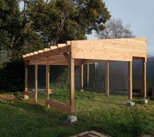Montage structure poulailler