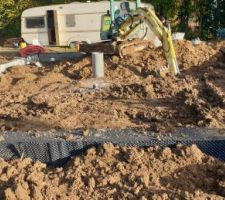 Mise en place tuyaux PVC pour la VMC et puit canadien