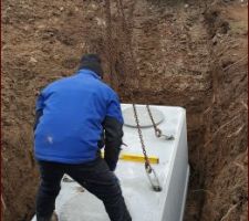 Mise en place de la cuve de 5000L pour récupération eaux de pluie