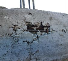 Chainage avec béton non vibré et décoffrage le lendemain du coulage.