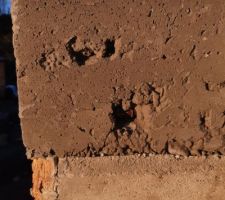 Chainage avec béton non vibré et décoffrage le lendemain du coulage.