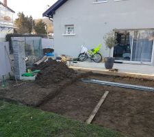 Décalage et nivellement pour hérisson de 25 cm de haut