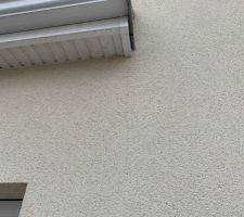 MicroFissure façade sous toit garage