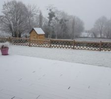 Une cabane pour les filles (Sous la neige, c'est rare en Mayenne)