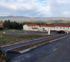 Terrain :
Super vue sur les monts du Lyonnais ! &Ccedil;a promet