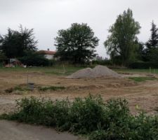 Terrain
Vue &eacute;loign&eacute;e de plusieurs lots pendant la viabilisation