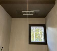 Système de douche encastrée installé dans Sdb de notre fille