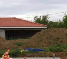 Vide sanitaire fini avec la pose du chauffage au sol information transmis que à la fin de la construction qu'on a poser la question à notre conducteur de travaux (vous poser quand le chauffage au sol ? Lol c'est déjà fais ...
Faut savoir que la maison met plus de temps à chauffe = plus de consommation .
MERCI maison France confort ?