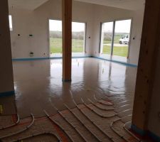Coulage de la chape liquide anhydrite