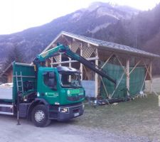 Livraisons de poutres lamellées-collées de la dalle bois