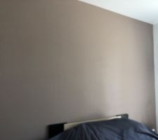 Peinture terminée chambre de ma fille 
Couleur taupe de chez dulux Valentine