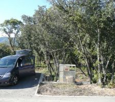 Entr&eacute;e terrain et borne viabilisation