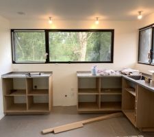 Cuisine avec plan de travail en inox