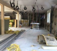 Le chantier a repris ! (isolation et placo)
Merci à mon voisin pour les photos !