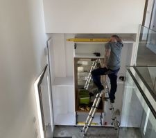 Pose des placards SCHMIDT. Ils sont au top ! Il y a eu quelques couacs mais on corrigera après le confinement.