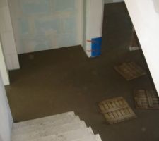 Chape du bas (nous avons confié les chapes à l'entreprise qui posait le carrelage)