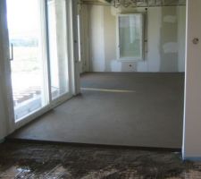 Chape du bas (nous avons confié les chapes à l'entreprise qui posait le carrelage)