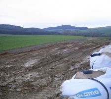 "remblais" (je ne sais pas si c'est le bon terme) des terres autour de la maison