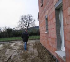 "remblais" (je ne sais pas si c'est le bon terme) des terres autour de la maison