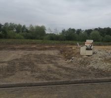 Création de la place de parking.