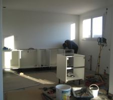Montage cuisine :mur du fond (implantation en l)