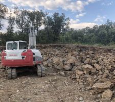 De la roche de la roche aie aie aie les fondations et le budget beton que nous n'avons pas pr&eacute;vu !!