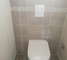 Wc RDC terminé et fonctionnel. Manque douchette
